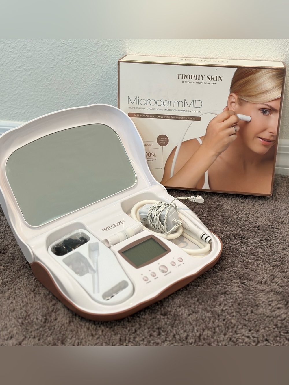 Trophy skin MicrodermMD Home Microdermabrasion Device - White/Cream